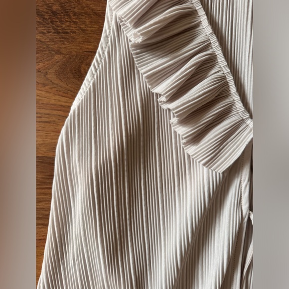 Zara two-tie front trendy top with ruffle detail NWT - Picture 2 of 5